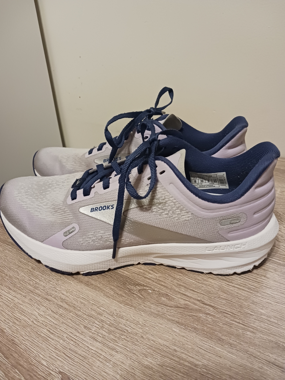 Brooks Launch Women's Running Shoes in Light Lavender and Navy
